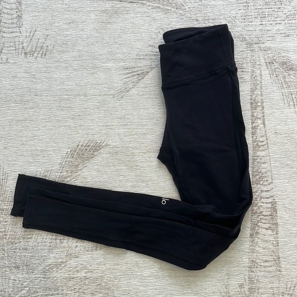 ALO Yoga full-length legging with mesh outseam